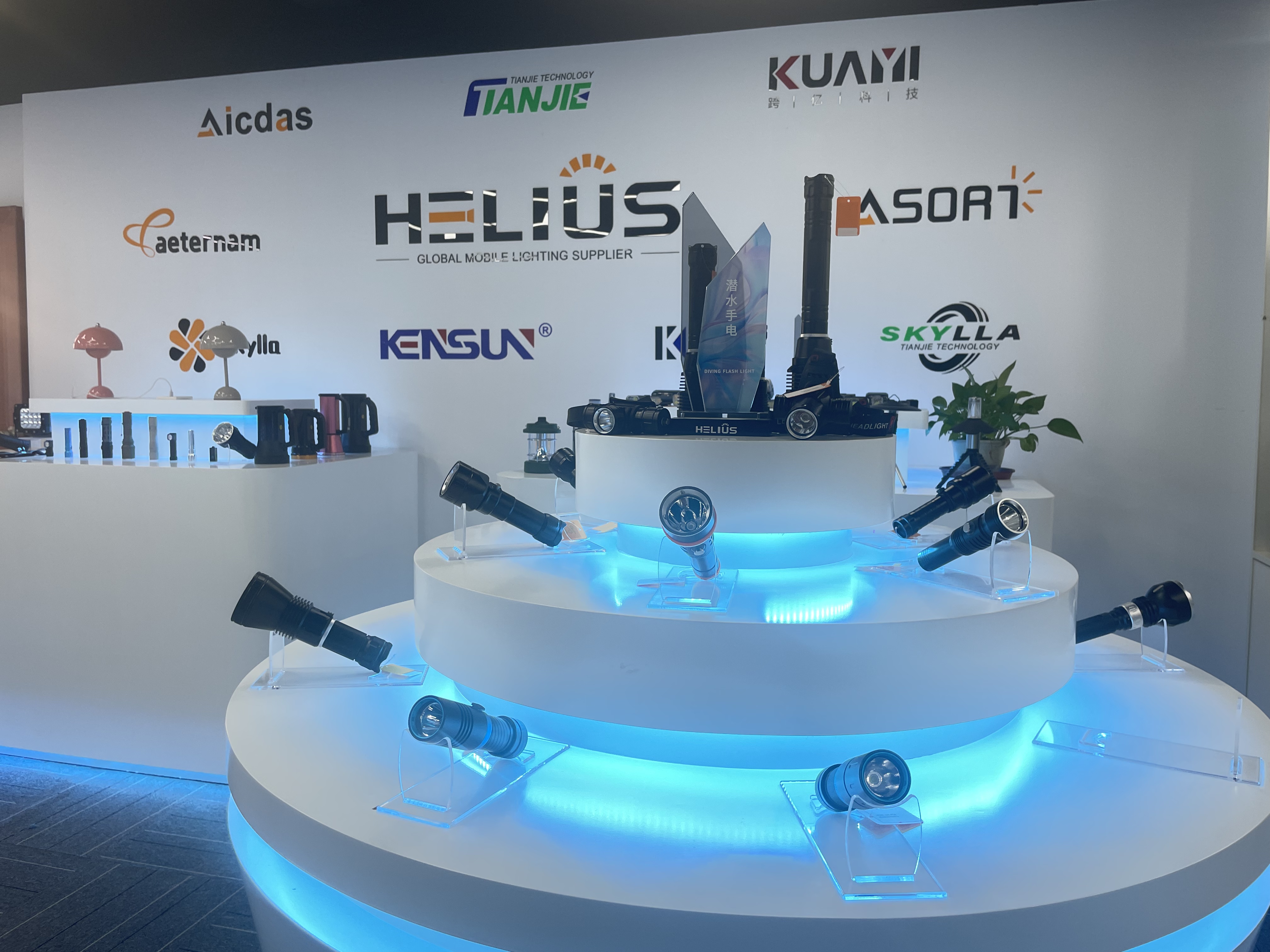Helius flashlight showroom 4