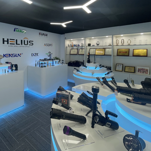 Helius flashlight showroom 3_2360_2360.png